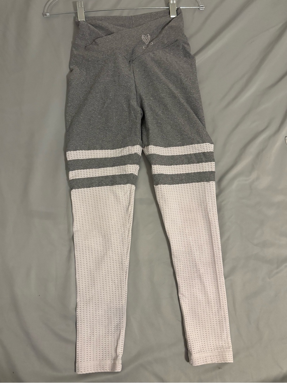 CLS Comfort Scrunch Butt Striped Mesh Leggings Grey White Gym Activewear